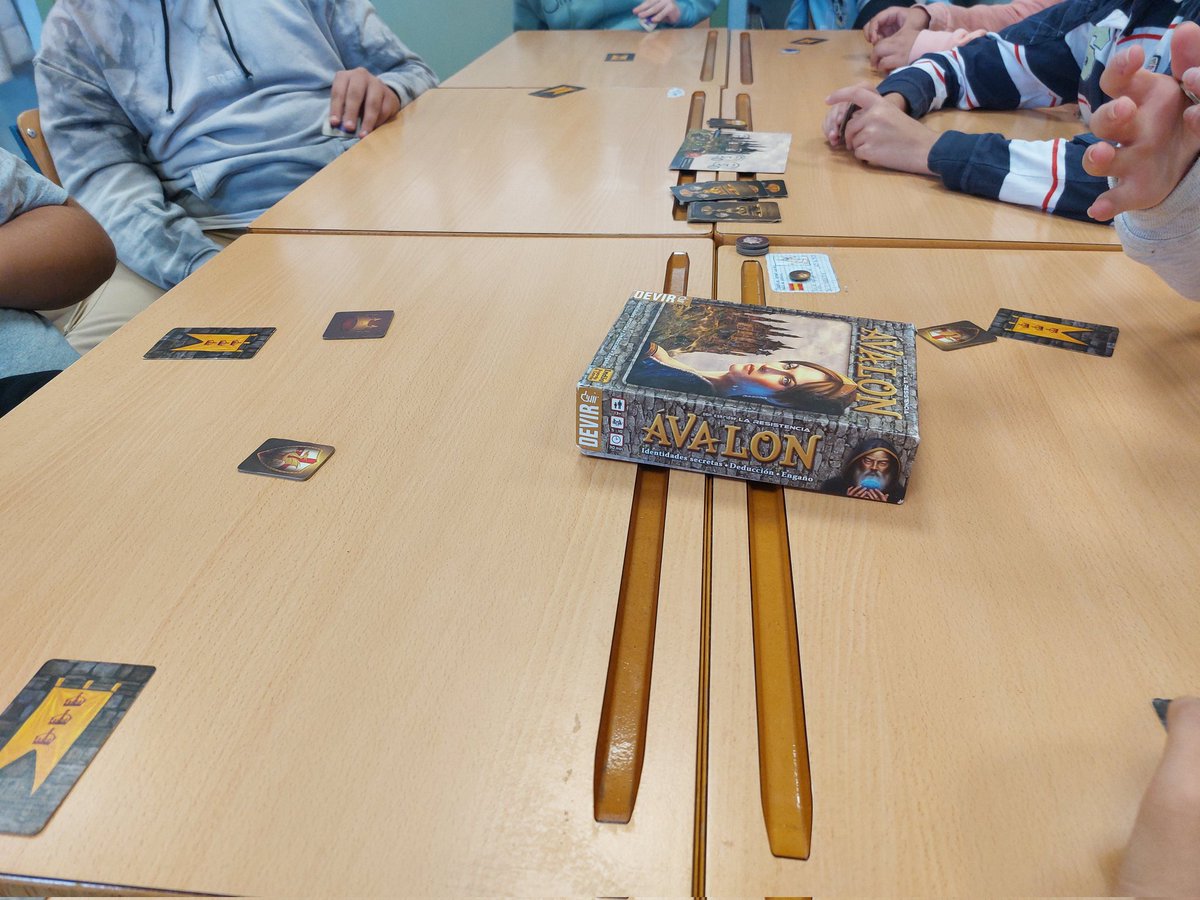 AFIM21_alm's tweet photo. Otro lunes de aprendizaje divertido en el @AraceliCeip con las actividades del #ProgramaPROA+Transformate @EducaAnd @educaciongob 
#conectarjugando
@HABA_es 
@Mercurio_Juegos 
@DevirIberia https://t.co/WYAaCHcJyz