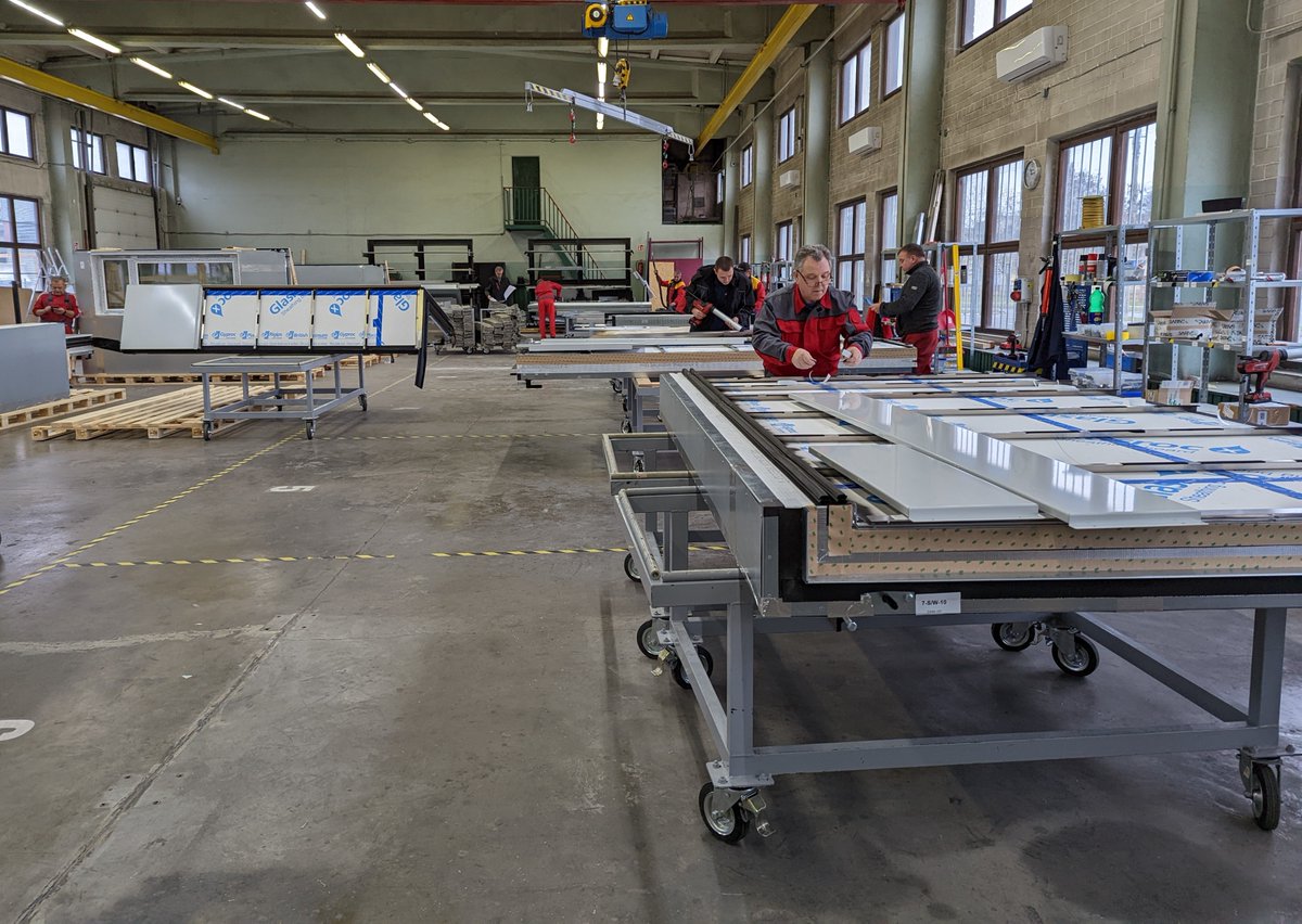 DextallTech's tweet photo. Our new project is advancing fast; if you want to see the panels get installed about 80% faster than traditional construction Contact james at dextal dot com #prefabricatedwall #dextalltech #prefabricatedexterior #facades #exteriorarchitecture #exteriorwall #architecture https://t.co/Mbc3iPA80Z