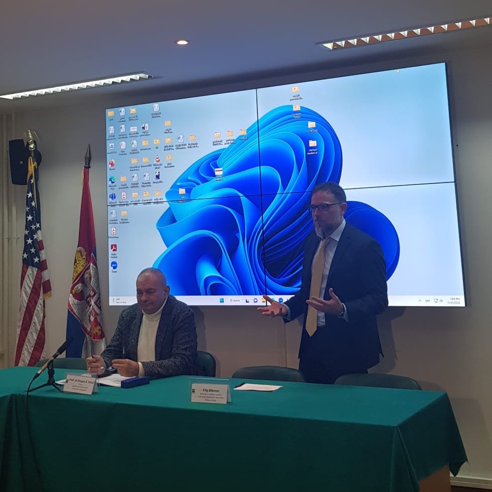 Svečano otvorena IV Škola američkih studija <a href="/USEmbassySerbia/">Američka ambasada</a> <a href="/beekmanphil/">Philip Beekman</a>