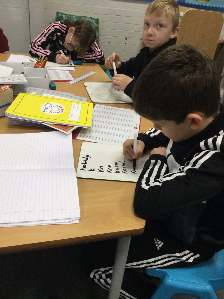 ThamesideSch's tweet photo. Super spelling today in GTD #spellingbee #thamesideprimaryschool #loveliteracy https://t.co/Z9vzTXD80T