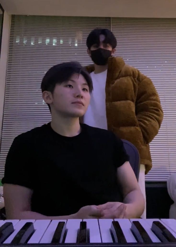 cscgallery's tweet photo. happy birthday woozi! 🤍 https://t.co/p5ir2fZvBG