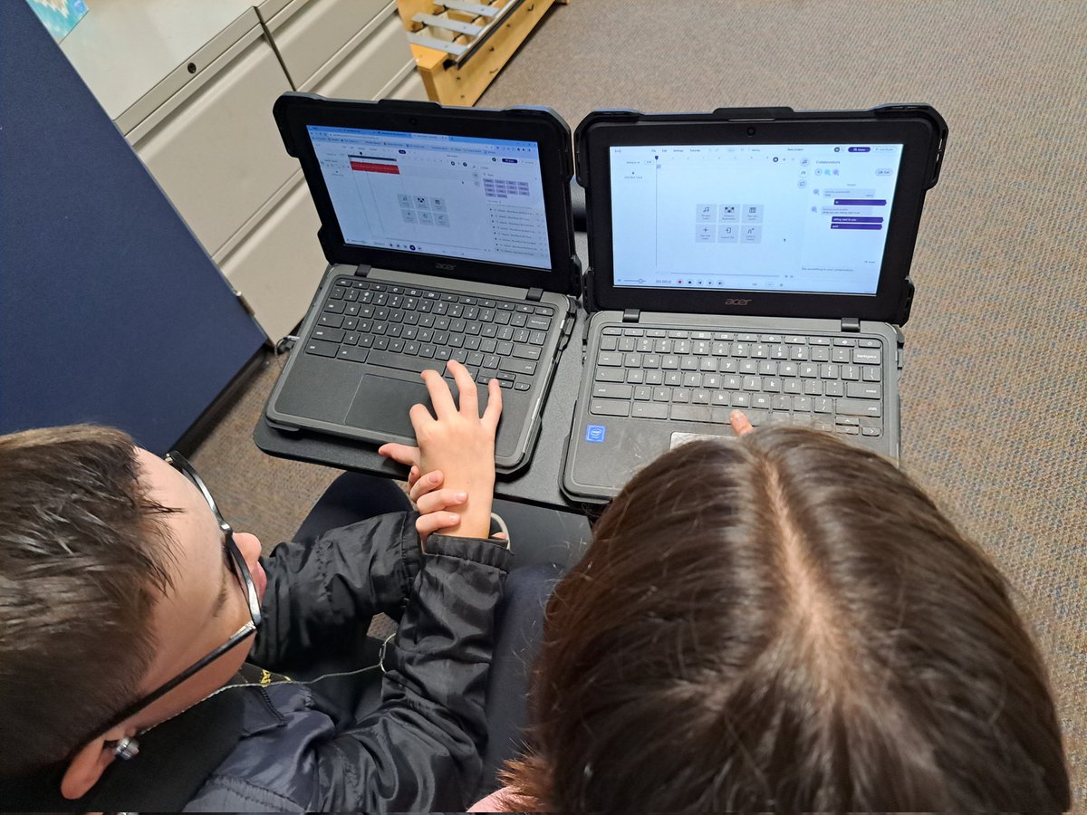 LeMusicEdTech's tweet photo. 6th graders collaborating with others to create new songs with @soundtrap this morning. 🎶💻🎧 #edtech #musiced #TransformingEducation #SoundtrapPros @PLSDMusic  @PLSD https://t.co/O0hyfTxcu5