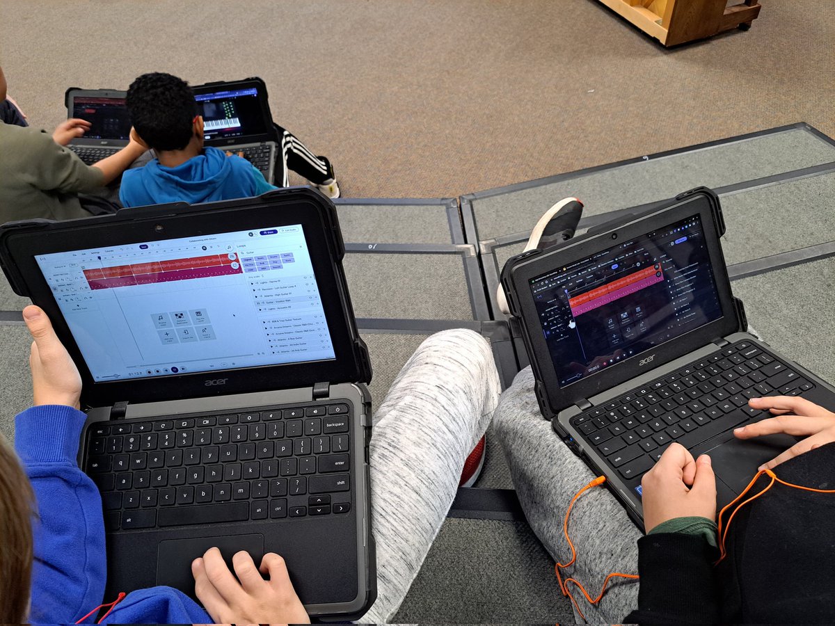 LeMusicEdTech's tweet photo. 6th graders collaborating with others to create new songs with @soundtrap this morning. 🎶💻🎧 #edtech #musiced #TransformingEducation #SoundtrapPros @PLSDMusic  @PLSD https://t.co/O0hyfTxcu5