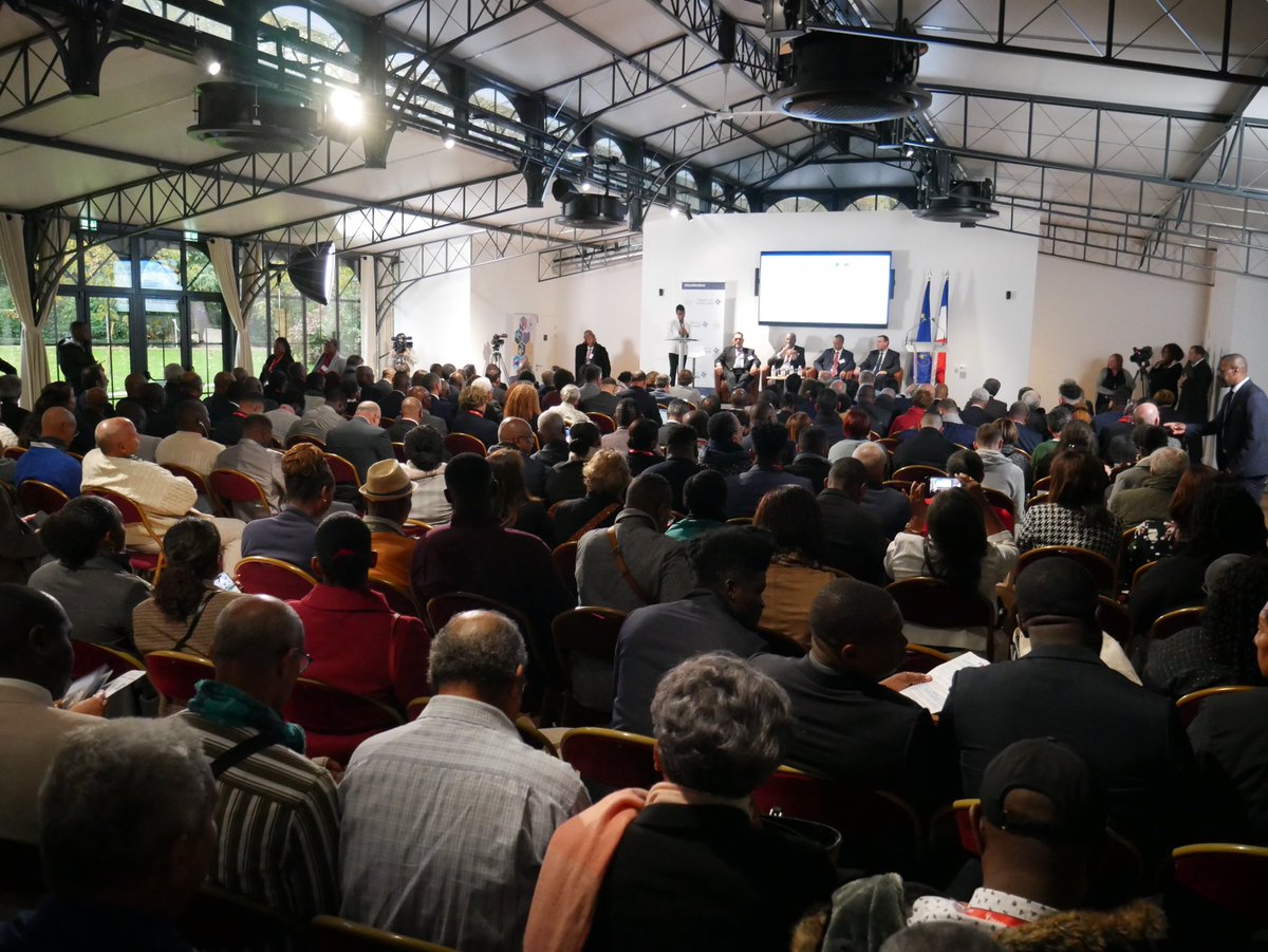 outremers360's tweet photo. Première séquence au @Senat sur les problématiques de gestion locale avec des échanges entre la salle et Jocelyn Sapotille, maire de Lamentin, Madi Madi Souf, maire de Pamandzi, Cyril Tetuanui, maire de Tumaraa et le Président Stéphane Artano.
#OutreMerSenat #OutreMer https://t.co/zeELlDjPSI