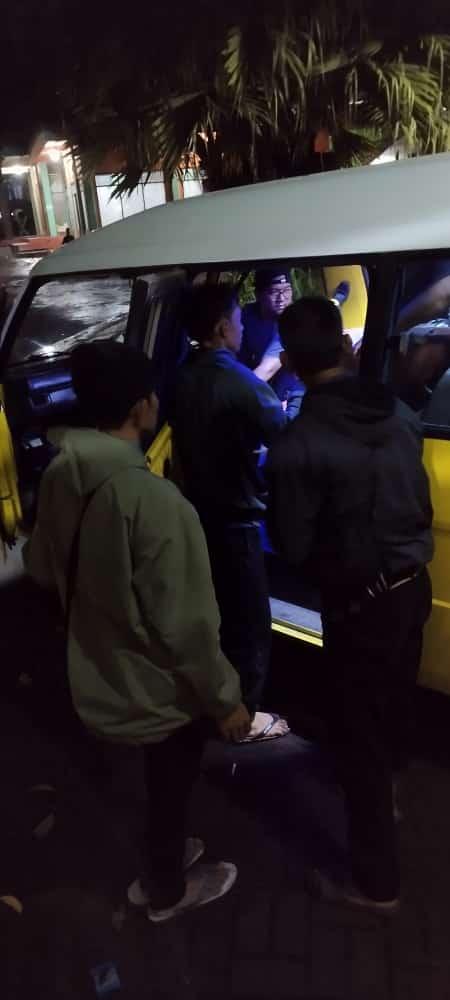Syawaludin3687's tweet photo. Bismillah, tim ekspedisi kemanusiaan dari Lumbung Bumi Siliwangi Garut menyusul malam ini tuk membawakan bantuan bagi saudara kita di posko @koperasiLBC semoga Allah memberikan keselamatan dan kekuatan serta kesabaran bagi saudara kita di Cianjur https://t.co/16p3NGCAez