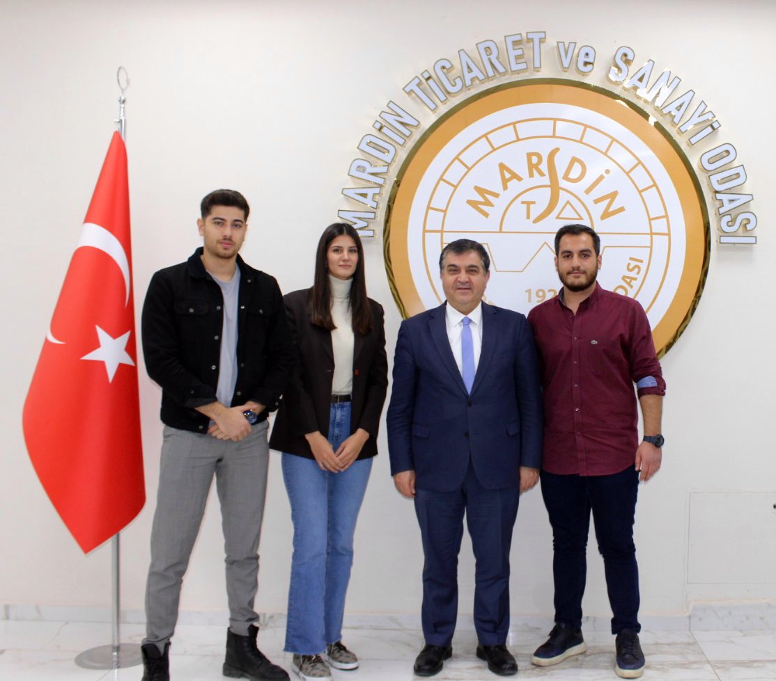AB SÜRECİMİZ VE GENÇLER İÇİN FIRSATLAR söyleşisiyle bizlerle <a href="/mardinartuklu/">Mardin Artuklu Üniversitesi</a> ‘da buluşan Büyükelçi/Dışişleri Bakan Yardımcısı/AB Başkanı <a href="/frkkymkc/">Faruk Kaymakcı</a> söyleyişin ardından <a href="/mardintso/">Mardin Ticaret ve Sanayi Odası</a> ‘ya ziyaretini gerçekleştirdi. #Mardin