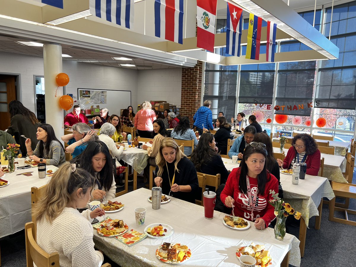 Grateful to work with such an amazing group of educators <a href="/EscuelaKeyAPS/">Escuela Key Elementary</a> !