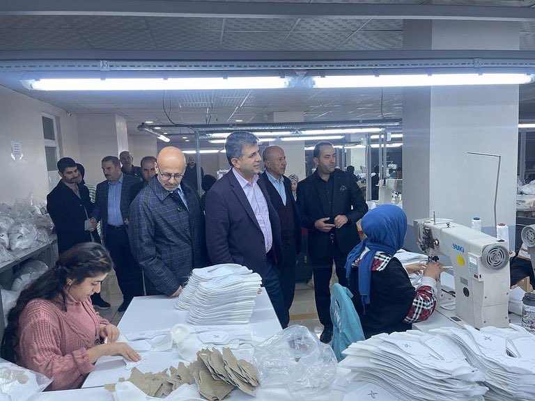 rustemtuysuz's tweet photo. Bağcılarlı iş insanımız Zeynel Çali beyin Van’daki ayakkabı fabrikasını ziyaret ettik. https://t.co/CODboRL7Tf