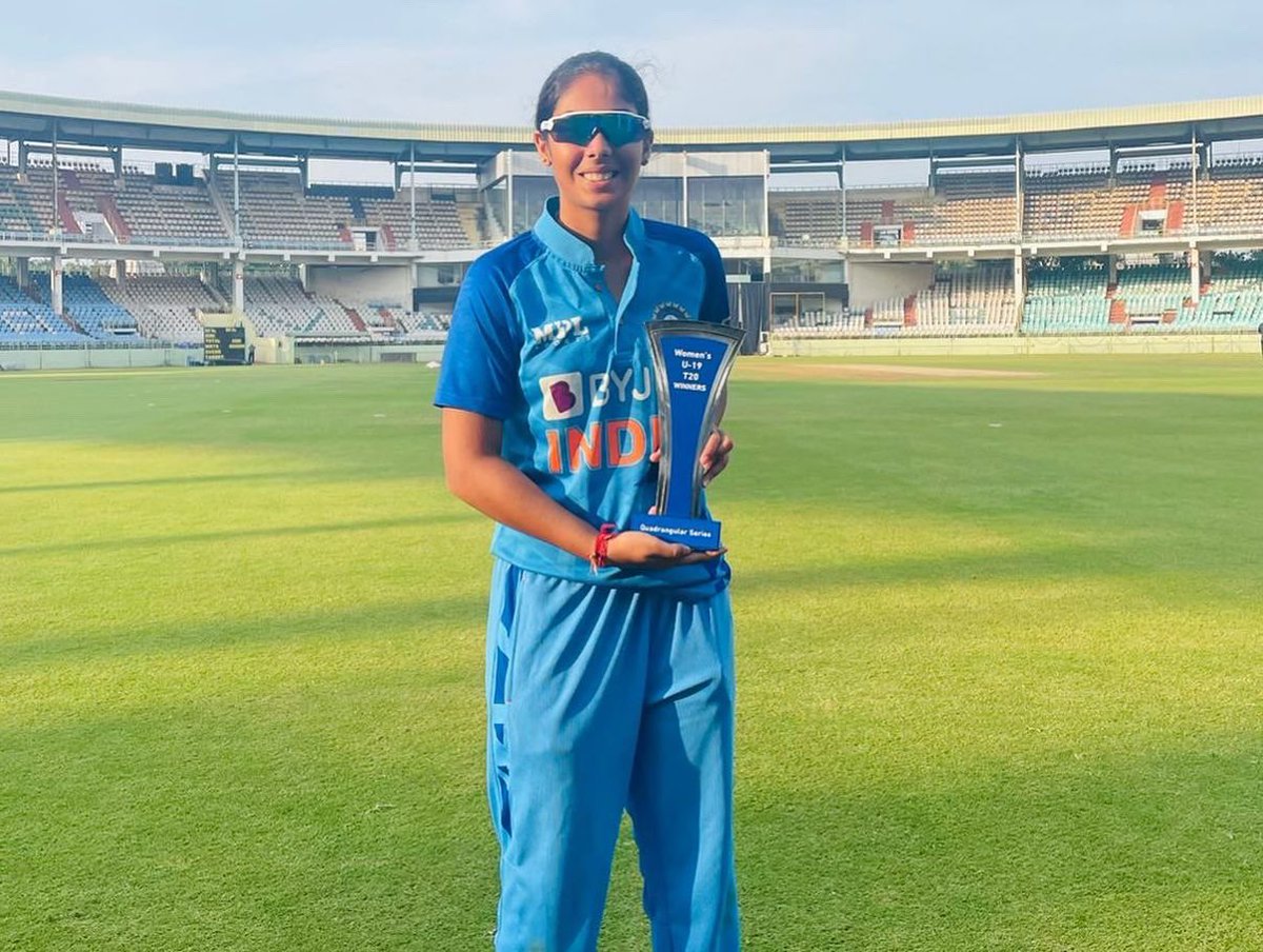 YUVSTRONG12's tweet photo. Happy to see youngsters get the opportunities they deserve. Congratulations #ParshaviChopra on being selected for the India U-19 Challenger Series &amp; the home series against New Zealand. Keep working hard! Good work by our team at #YSCE to help students achieve their goals 🇮🇳 https://t.co/0DzDl3CYIs