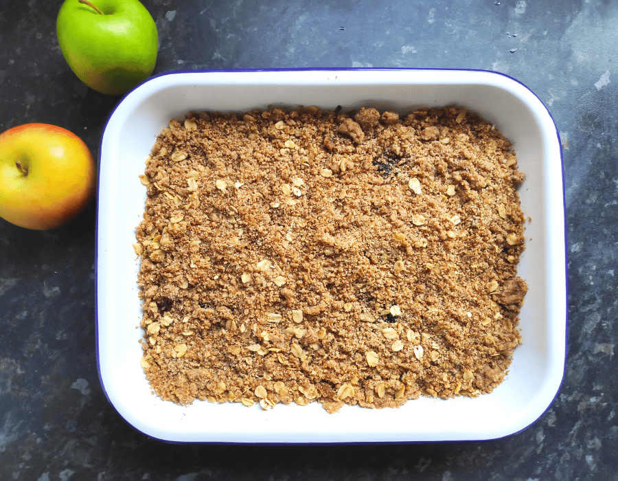 rachelsrecipep2's tweet photo. This easy blackcurrant and apple crumble recipe is the perfect autumn dessert. The oats give it a bit of crunch, making it irresistible! #crumblerecipe #blackcurrantcrumbleThe Best Apple And Blackcurrant Oat Crumble https://t.co/BT4VSoTb48 https://t.co/zNxDX2kZtm