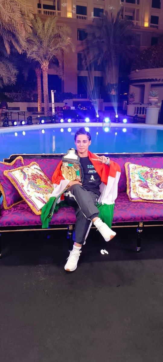 उत्तर प्रदेश के ज़िला मुजफ्फरनगर के कस्बा बुढ़ाना निवासी पूजा तोमर ने दुबई में हुई मैट्रिक्स फाइट नाइट प्रतियोगिता में अमेरिका की खिलाड़ी बी गुएन को हराकर गोल्ड बेल्ट पर कब्जा किया।

 मिक्स्ड मार्शल आर्ट में विश्व चैंपियन बनने पर  पूजा तोमर को हार्दिक शुभकामनाएं।
#जाट_समाज