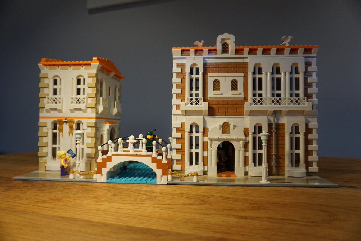 thomaswatling's tweet photo. Took some photos of my set of the BrickLink Designer Program Venetian Houses. https://t.co/q5gBYEIdJw