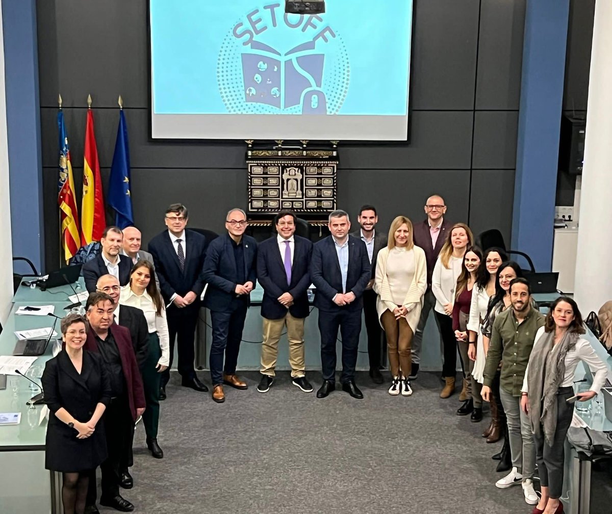 FinnovaEU's tweet image. 📍Hoy se han reunido en Benaguasil la delegación de representantes de las entidades que conforman el proyecto #SETOFF 

🎯Se trata de mejorar la preparación y la seguridad laboral del personal de protección civil y de seguridad frente a emergencias con un plan de formación