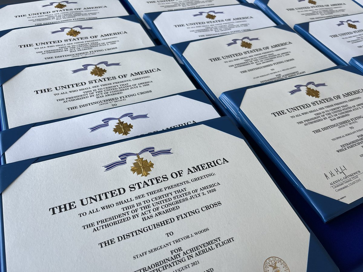 KaugustineTV's tweet photo. “Today these Airmen will leave this hangar highly decorated.”

36 Distinguished Flying Crosses are being presented to Joint Base Charleston airmen for their actions during Operation Allies Refuge, the evacuation of Afghanistan in August 2021. @WCBD https://t.co/DhvF9ka1iT