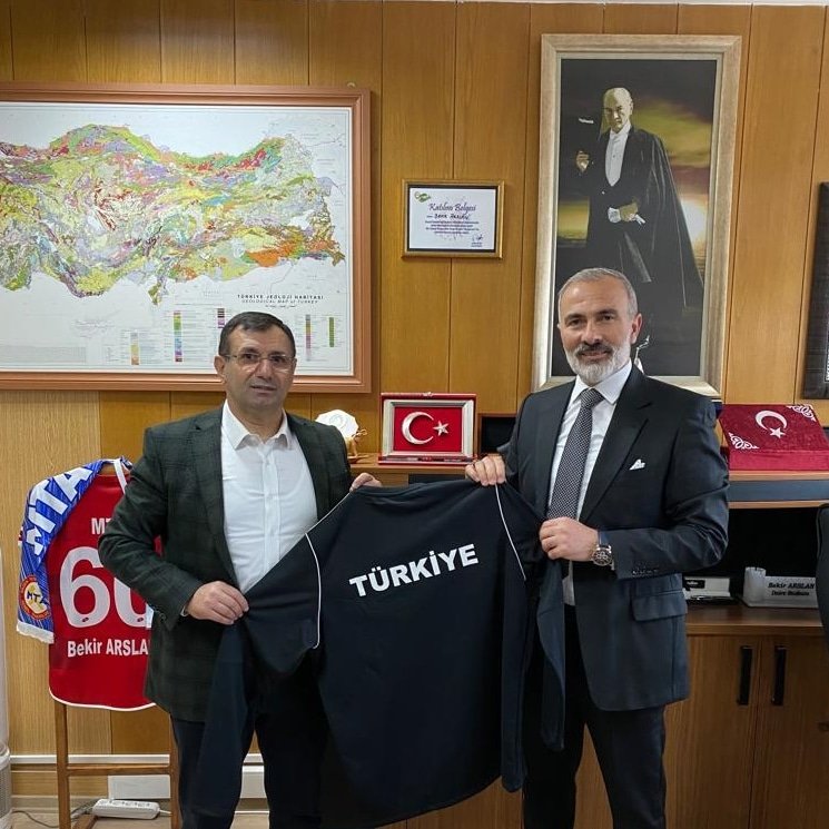 Türkiye Güreş Federasyonu Genel Başkan Vekili hemşehrim Fezayir TATLIDİL başkanıma nazik ziyareti için teşekkür ederim