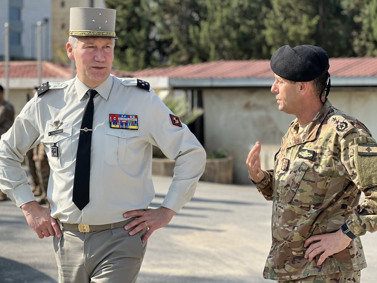#Liban : retour en détail sur le 1er voyage officiel du directeur de la <a href="/CoopSecuDefense/">DCSD🇫🇷</a> dans le réseau de la #coopération

Pompiers, militaires et policiers 🇫🇷 sont insérés auprès des forces armées <a href="/LebarmyOfficial/">الجيش اللبناني</a> et des FSI <a href="/LebISF/">قوى الامن الداخلي</a> 🇱🇧 

⤵️⤵️⤵️
cutt.ly/ZMVfiU4