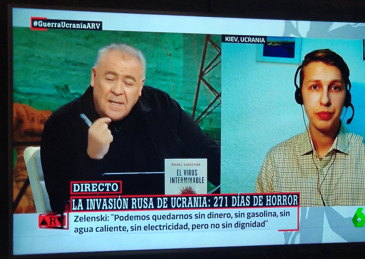 Siberque's tweet image. Cita que representa la emergencia del materialismo frente al idealismo en política