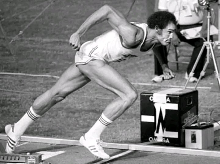 Cuantos no vivimos lindas emociones y brincamos y gritamos cada victoria suya como si fuera nuestra.
Al elegante d las pistas, a nuestro Alberto Juantorena en su aniversario 73
FELICIDADES!! El pueblo d Cuba te admira te quiere y te respeta. FELICIDADES!