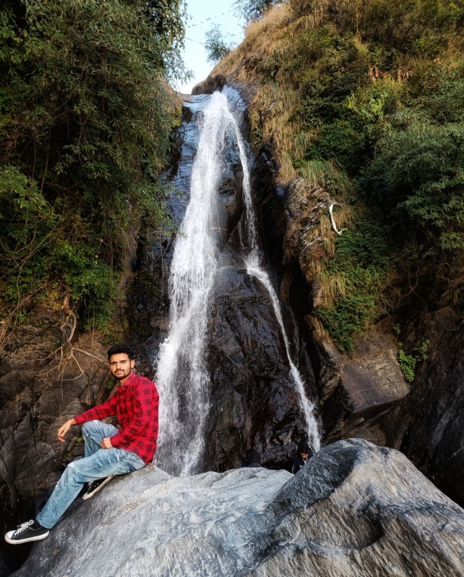 VinodVision's tweet photo. The is the where the magic happen

#dharamshala #himachal #Waterfall https://t.co/ThVePitML2