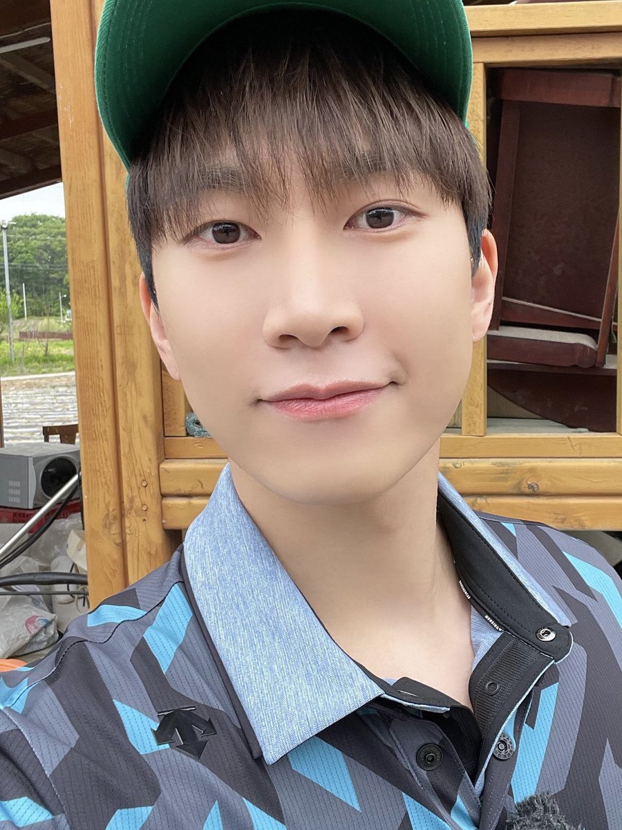 gim_koo's tweet photo. 어떻게 너를 사랑하지 않을 수가 있ㅇ
#따사로운_햇살_은광아_생일축하해
사랑해ㅜ https://t.co/Ou1KgvWF6Q