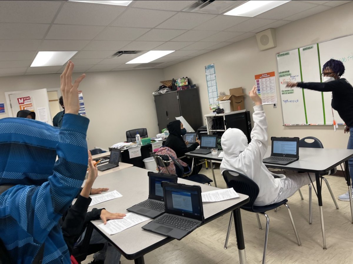 Suite_Tea's tweet photo. Honestly, anytime I’m teaching/working with kids brings me joy! #TeeLoveDaKids #Esports #Math #Science #ITEssentials https://t.co/hyL5YhFoHd