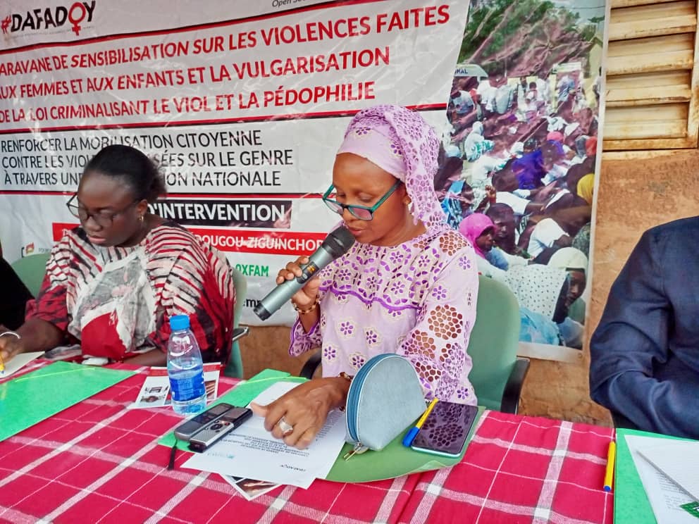 dafadoy's tweet photo. Dialogue communautaire à Kédougou au quartier Dande Mayo avec les acteurs communautaires de la région
Le but de ces échanges est de discuter sur les stratégies à développer pour prevenir les violences faites aux femmes et aux enfants surtout le viol dont on dénombre un taux élevé https://t.co/bMRO4hyLTc