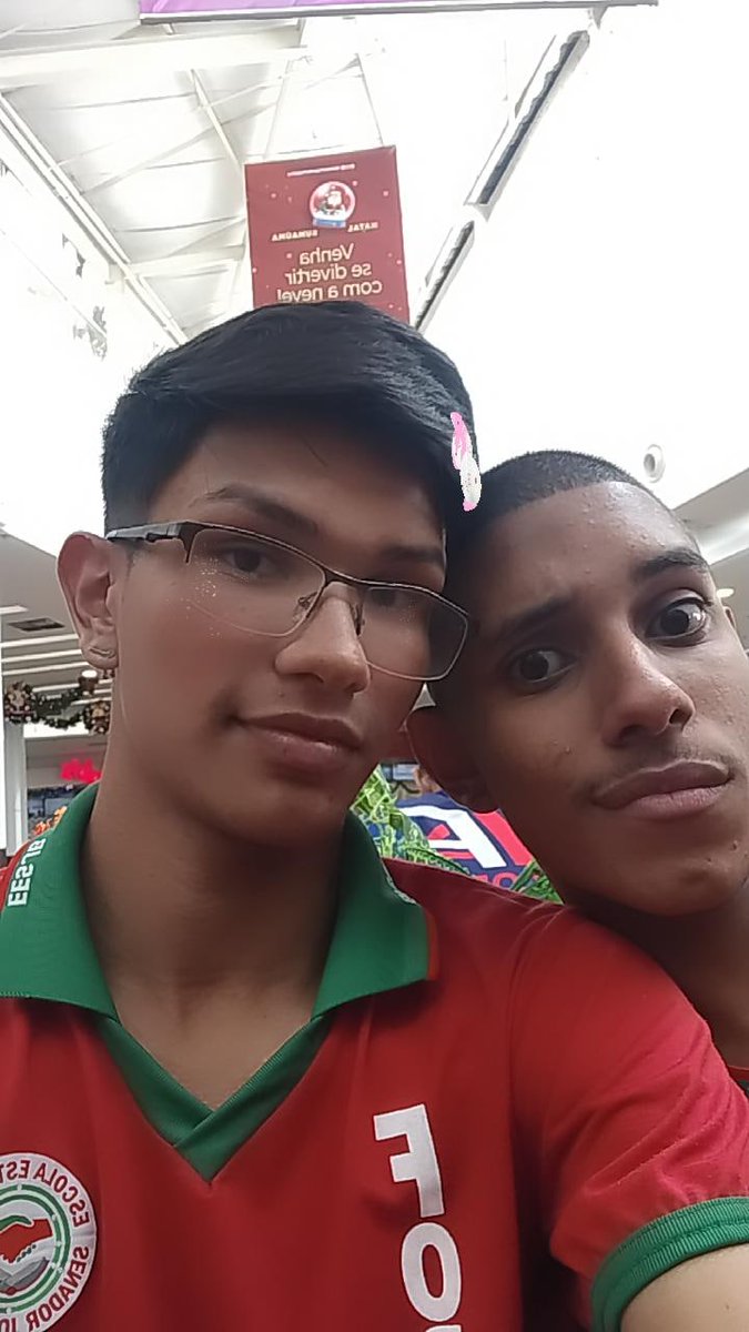 maphasess's tweet photo. eles não pegaram meu cllr nao né 😅😅 ai esses meninos!!!
#auge #cadacoisa #catar #amo #hamizade #2015 #cerveja #naone https://t.co/medbV9AWrb