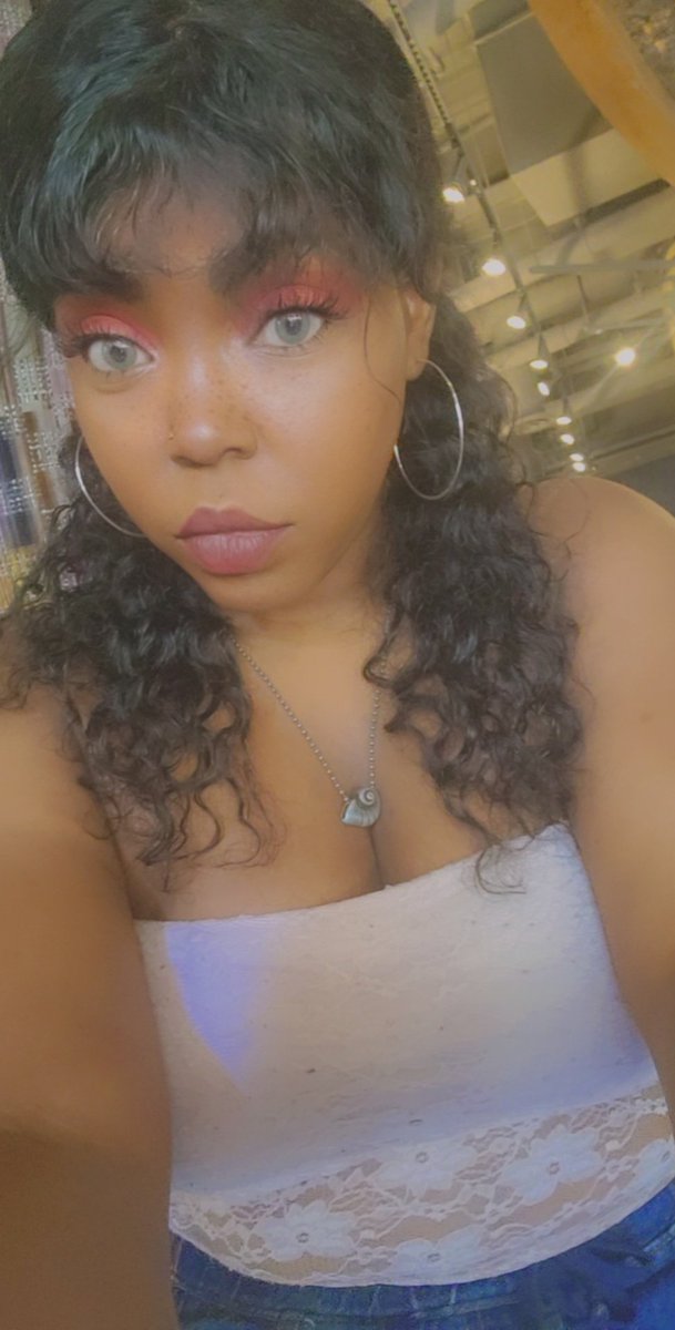 MinamiSinn's tweet photo. 🥱🥱 I should go back to my curly mess 😌 it's been my favorite lately 🤭 https://t.co/gipMAOVf0m