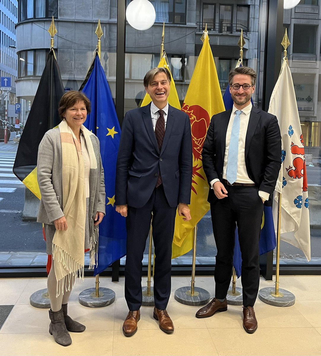 Vielen Dank <a href="/StefaanDeRynck/">Stefaan De Rynck</a> für Ihren Besuch in der ständigen Vertretung der Deutschsprachigen Gemeinschaft bei der EU. 🇧🇪🇪🇺 

#Ostbelgien 
#Europa