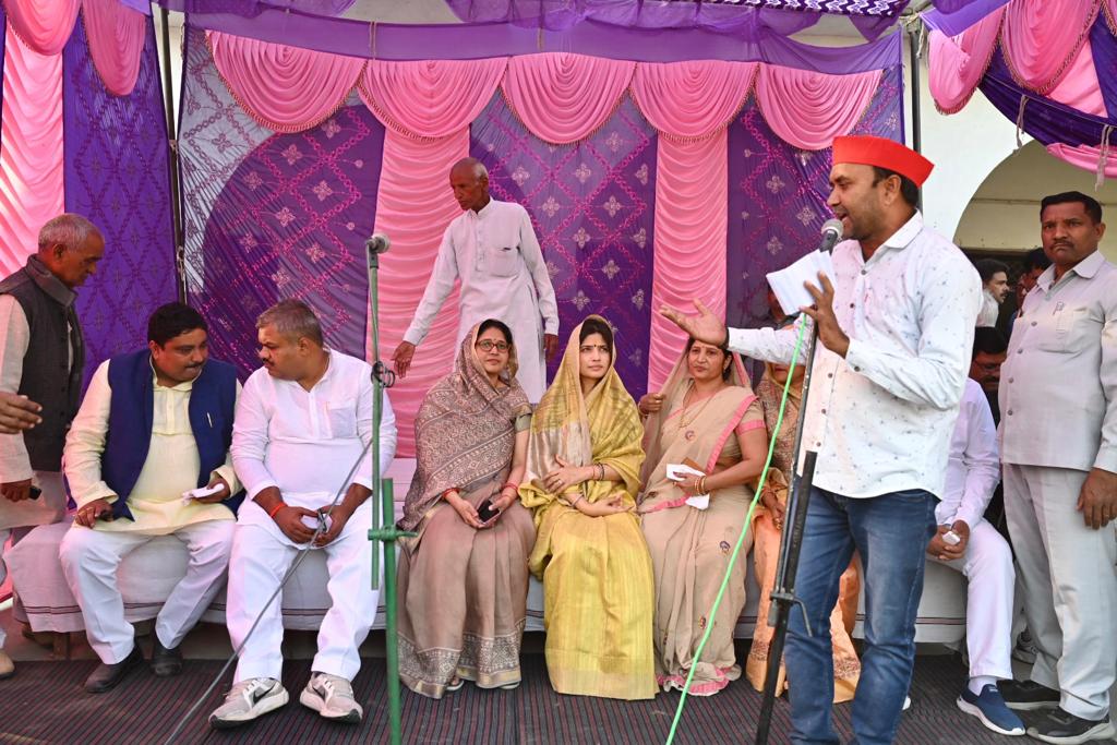 samajwadiparty's tweet photo. https://t.co/bdyo8gx2p4