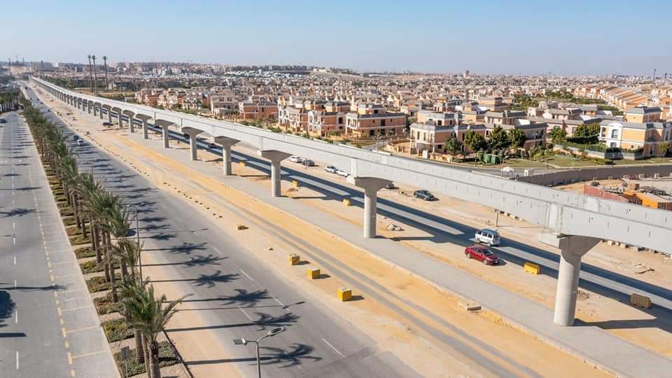 EgyProjects's tweet photo. 🌇#مشاريع_مصر🇪🇬|
مشروع مونوريل شرق النيل (العاصمة الإدارية) والذي يمتد من محطة الإستاد بمدينة نصر وحتى محطة مدينة العدالة بالعاصمة الإدارية بطول 56.5 كم ويشتمل على 22 محطة ويتم تنفيذه من خلال تحالف شركات (ألستوم – أوراسكوم – المقاولون العرب) بقيادة شركة الستوم الفرنسية. https://t.co/PPwzXzlMet