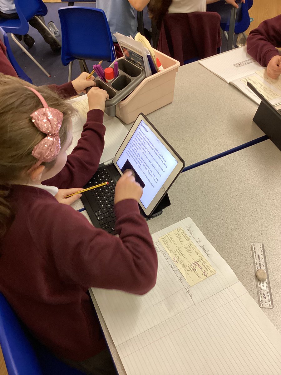 SGradyClass's tweet photo. Today, we used QR codes to access specific websites in order to research Stone, Bronze and Iron tools. This let us compare the different types of tools and discuss how the change in material changed the people’s lives for the better. #continuityandchange #WoodFoldHistory https://t.co/K7fksOulXh