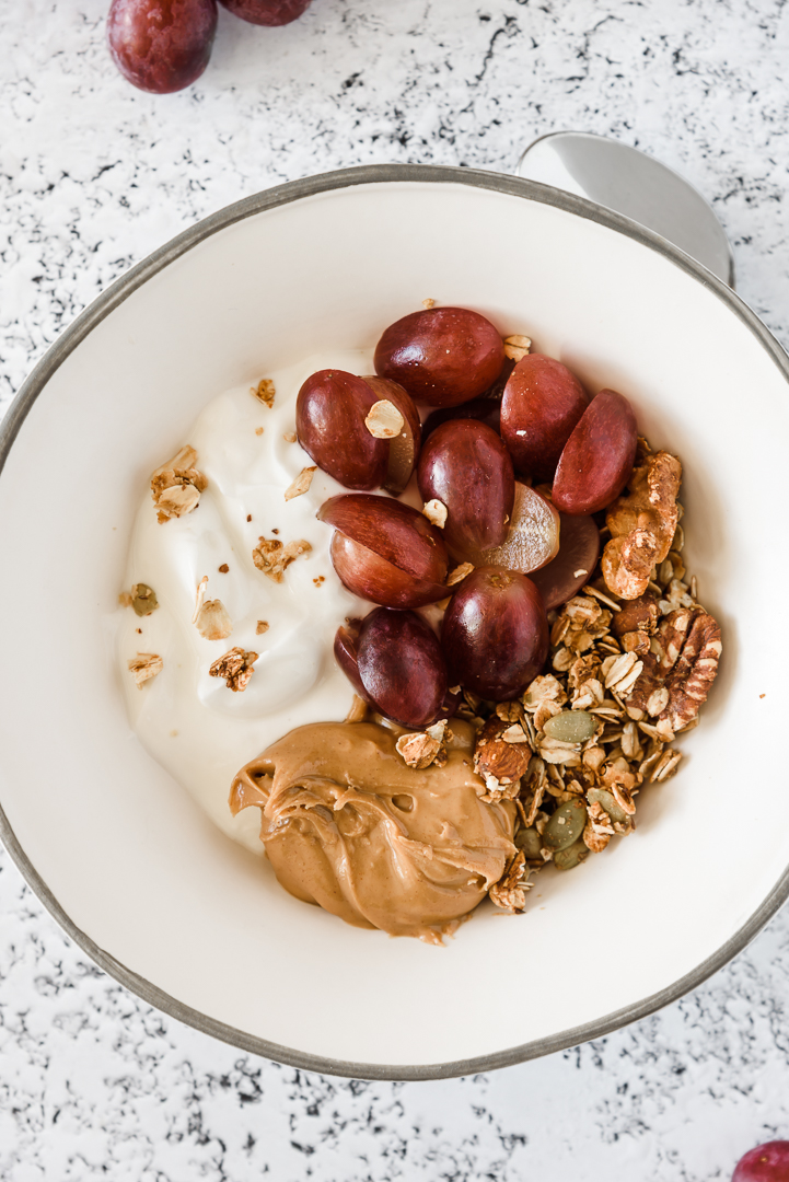 #Ad. Rico desayuno con Uvas de California!🍇#GrapesfromCA ¿Sabes que las uvas pueden ayudar a mantener un sistema inmunológico saludable? Las uvas son una buena fuente de vitamina K que puede ayudar a apoyar la salud en general y de los pulmones durante el covid 19. <a href="/GrapesfromCA/">Grapes from California</a>