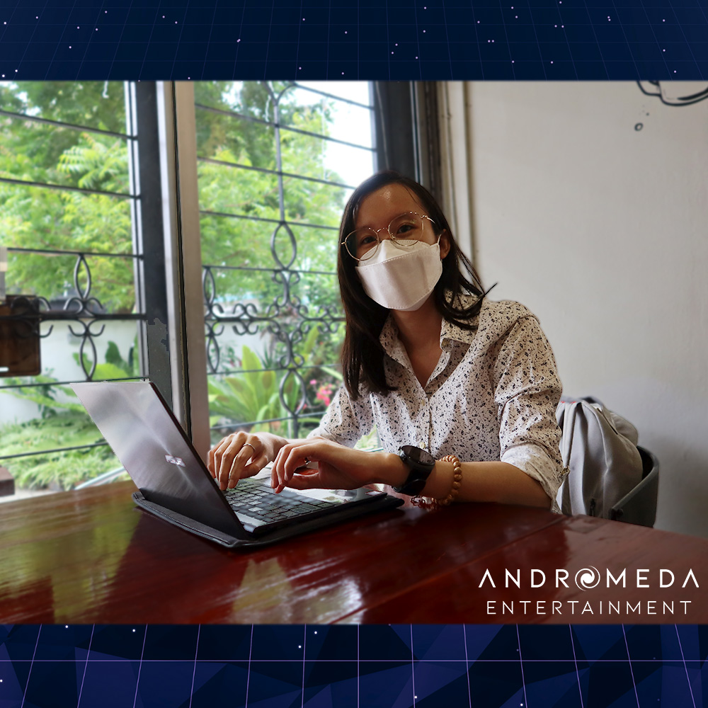 EnterAndromeda's tweet photo. Have you met @VauseKV, our Marketing &amp; Community Director? She’s active in the VR community and is also an amazing Overwatch player. We love having her on the team. 

Here’s how she works from home at Andromeda. https://t.co/GlBz3iffax