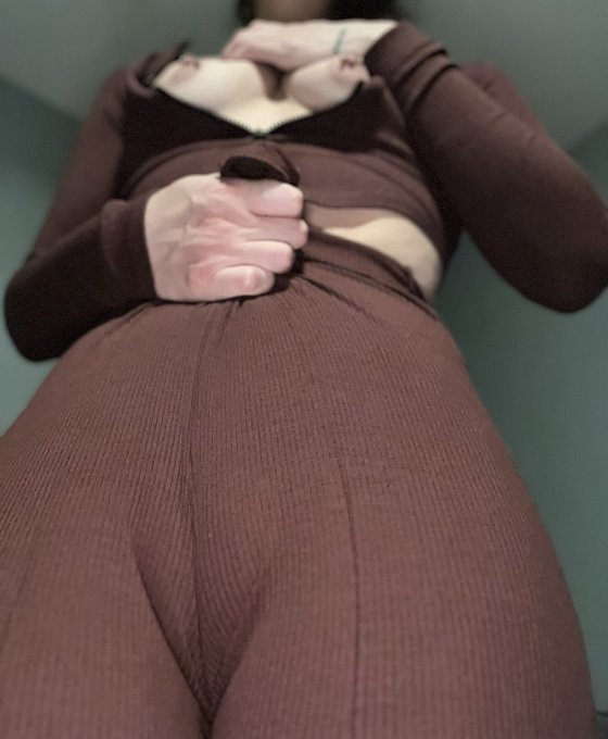 Good morning 🤤sub here for way more 👉🏼 https://t.co/4OTYy8pQkU .. I am on pornhub again toooo https://t<a href="/tag/porn"class="tags"><span>#porn</span></a><a href="/tag/ass"class="tags"><span>#ass</span></a><a href="/tag/dm"class="tags"><span>#dm</span></a><a href="/tag/camgirl"class="tags"><span>#camgirl</span></a><a href="/tag/spoilme"class="tags"><span>#spoilme</span></a><a href="/tag/sugarbabies"class="tags"><span>#sugarbabies</span></a>