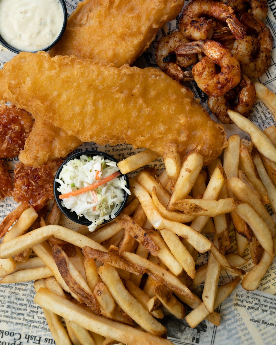 JoeysCanada's tweet photo. We know you want our Endless Fish &amp; Shrimp 🍤

Includes unlimited: 
- 2pc fish &amp; chips
- Coconut shrimp
- Shrimp your way

#joeys #seafood #fishnchips #joeysfishshack #alberta #britishcolumbia #saskatchewan #ontario #manitoba #food #foodie #shrimp https://t.co/cki0OuZqHm