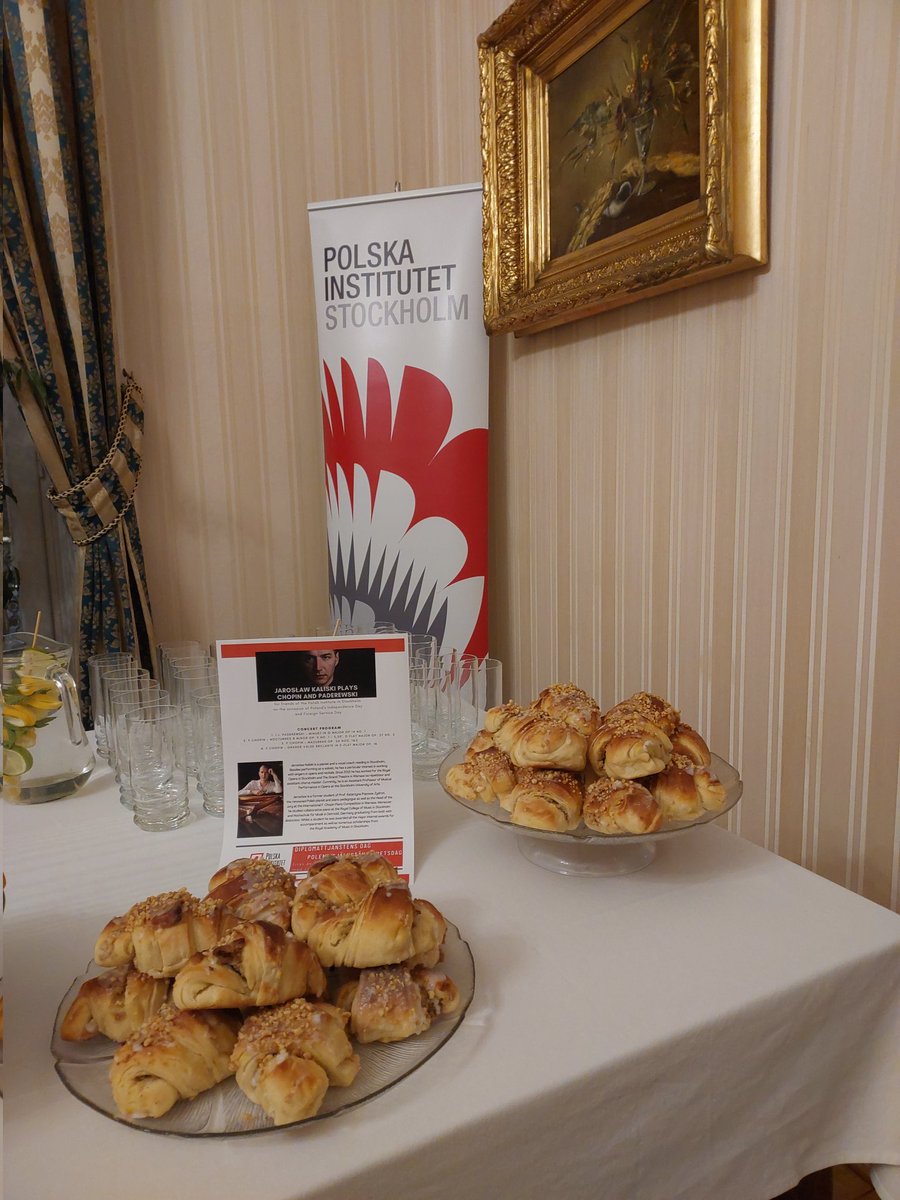 pRUSZKIEWICZ's tweet photo. Celebrating #ForeignServiceWeek 🇵🇱 in Stockholm!
Friends of the Institute is just about to begin.
@PLinstStockholm team on duty🙂!
#DSZ2022 #ForeignServiceDay
#TydzieńSłuzbyZagranicznej https://t.co/2TajLMxCg4