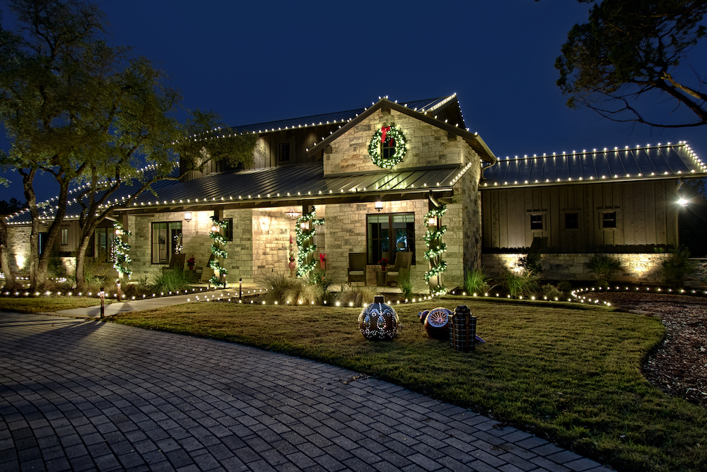 PerfectLightUSA's tweet image. You could be singing this winter season with the right Christmas lights installation. The Perfect Light provides dazzling Christmas light creations for homes and properties. 

Check out this article to see how we can help: zcu.io/UEeY   

#ThePerfectLight