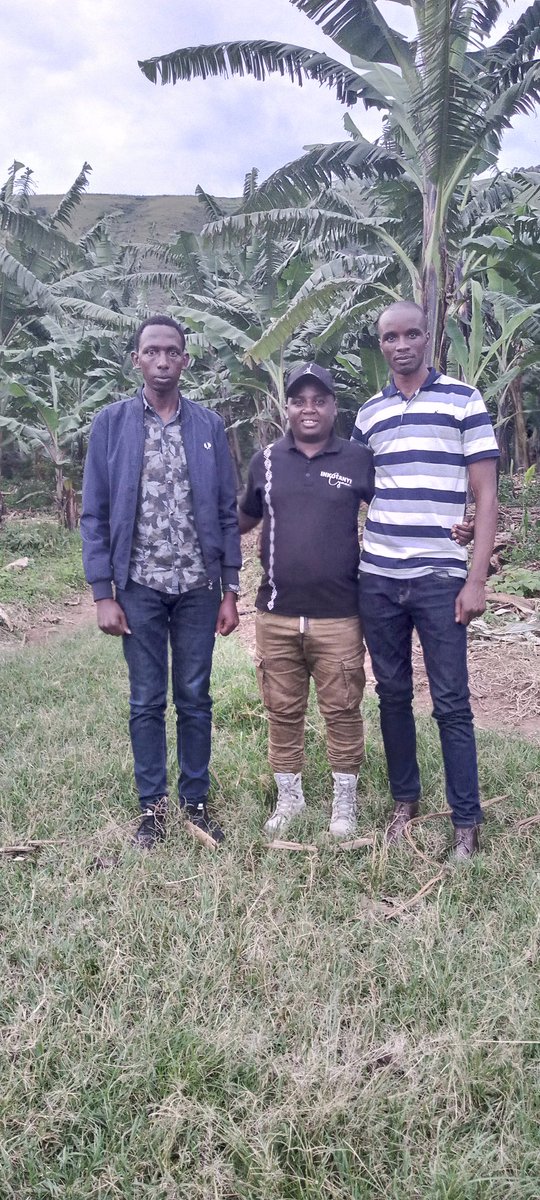 NyagatareNyc's tweet photo. NYC District Coordinator #Katurebe yifatanyije n'Urubyiruko rwavuye mu Karere ka #Rwamagana, baje gusura bimwe mu bice ndanga Mateka yo kubohora Igihugu kuva Kagitumba kugera Gikoba aho basuye #Indake @YouthCultureRW @RwandaYouth @IntekoyUmuco https://t.co/eJHEuccUzy