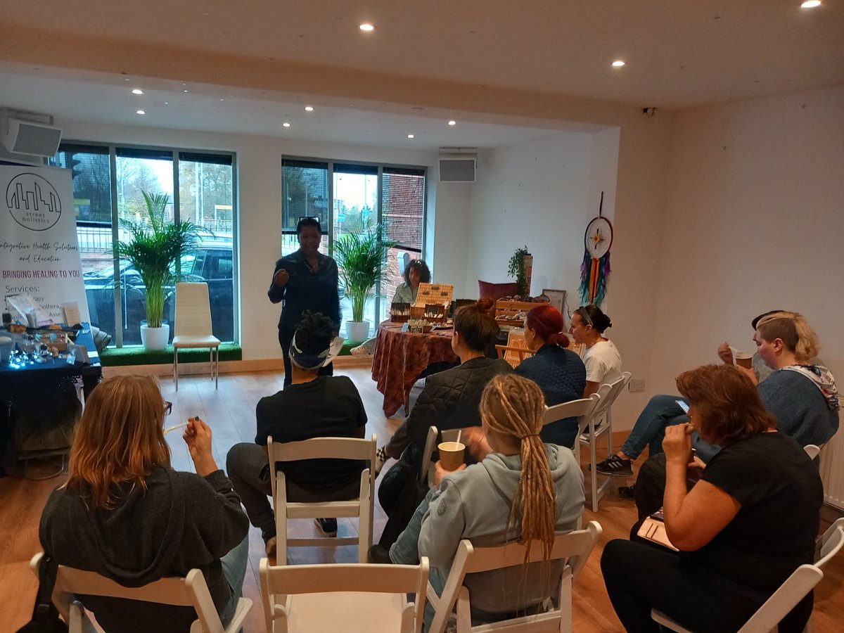 Nickala5's tweet photo. Brilliant last blast of the year and send off for our Admin and Event Support Coordinator Karen at today's #PopupSpa @CommunityPopUps  @FlourishCIC @CentreResonance Affordable #Holistic Therapies &amp; 4 great workshops... https://t.co/OT3HkRU51m