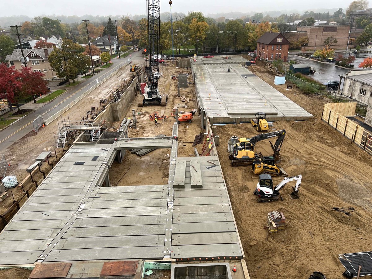 AVB_inc's tweet photo. 1 Year Ago (11/2021 - 11/2022) at @400Rose Phase 2! Construction is such a fantastic process, bringing a vision to life! #avbconstruction 
.
.
.
Visit our website for more 400 Rose phase 2 project info: https://t.co/6KkbvvcFKo https://t.co/8aEJz22buD