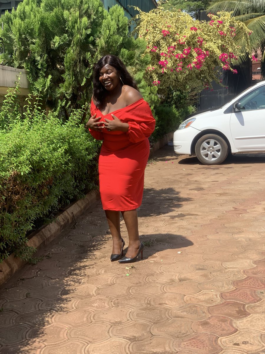 AniebonamMira's tweet photo. Made for the top🥂
Mimi of Mimi's goldenbite🤩

©Nwanyi chin chin 👩‍🍳
👗:@Rdamiks baddest!! https://t.co/o48QSBlZc3