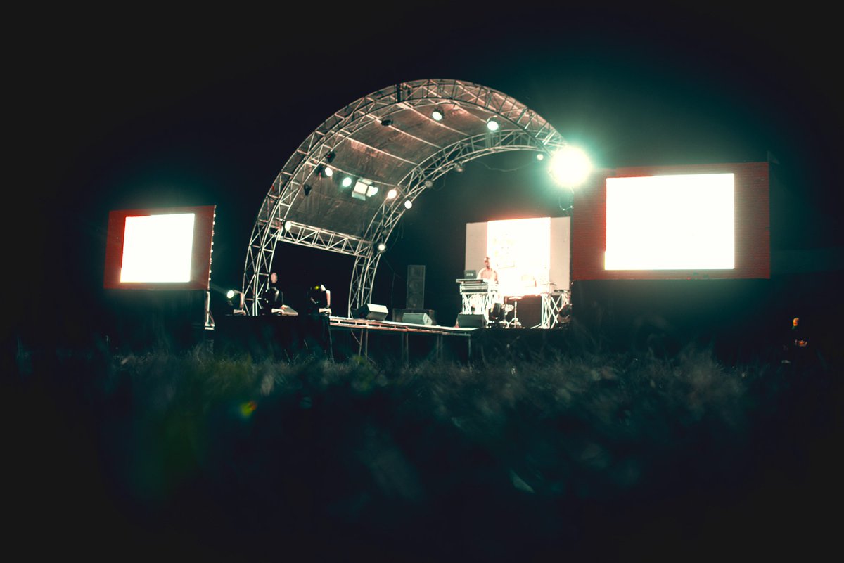 _Stunningmag's tweet photo. Aside from the maximum security presence at the event, some of the other notable things werethe colourful ambience, the brands and products displayed, the stunning fashion of the
attendees, and not to mention the numerous fun activities that were put at different spots. 

2/ https://t.co/8GhUIGjXQA