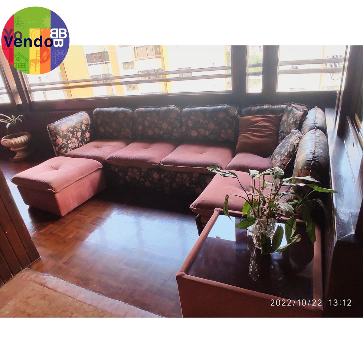YoVendoBBB's tweet image. Vendo #SofaModular de 5 puestos, mas 01 un puf, mas 01 mesa de centro con tope de vidrio, usado, #cojineria en muy buen estado, tal vez requiera #tapiceria. Excelente para #apartamentos, #casas, #restaurantes y #hoteles.

Precio: $100, acepto Zelle, $ efectivo, bolívares BCV
