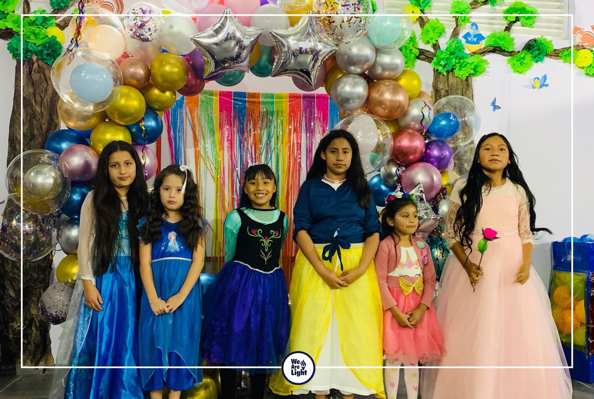 WeAreLight_LLDM's tweet photo. En el marco del #DíaMundialdelNiño que promueven las Naciones Unidas cada 20 de noviembre, se llevó a cabo un convivio y concurso de disfraces de superhéroes en Ecatepec, Edo. de México.

La niñez es un hermoso presente a quienes nos toca encauzar en los valores de la paz. https://t.co/3FqWBrQi75