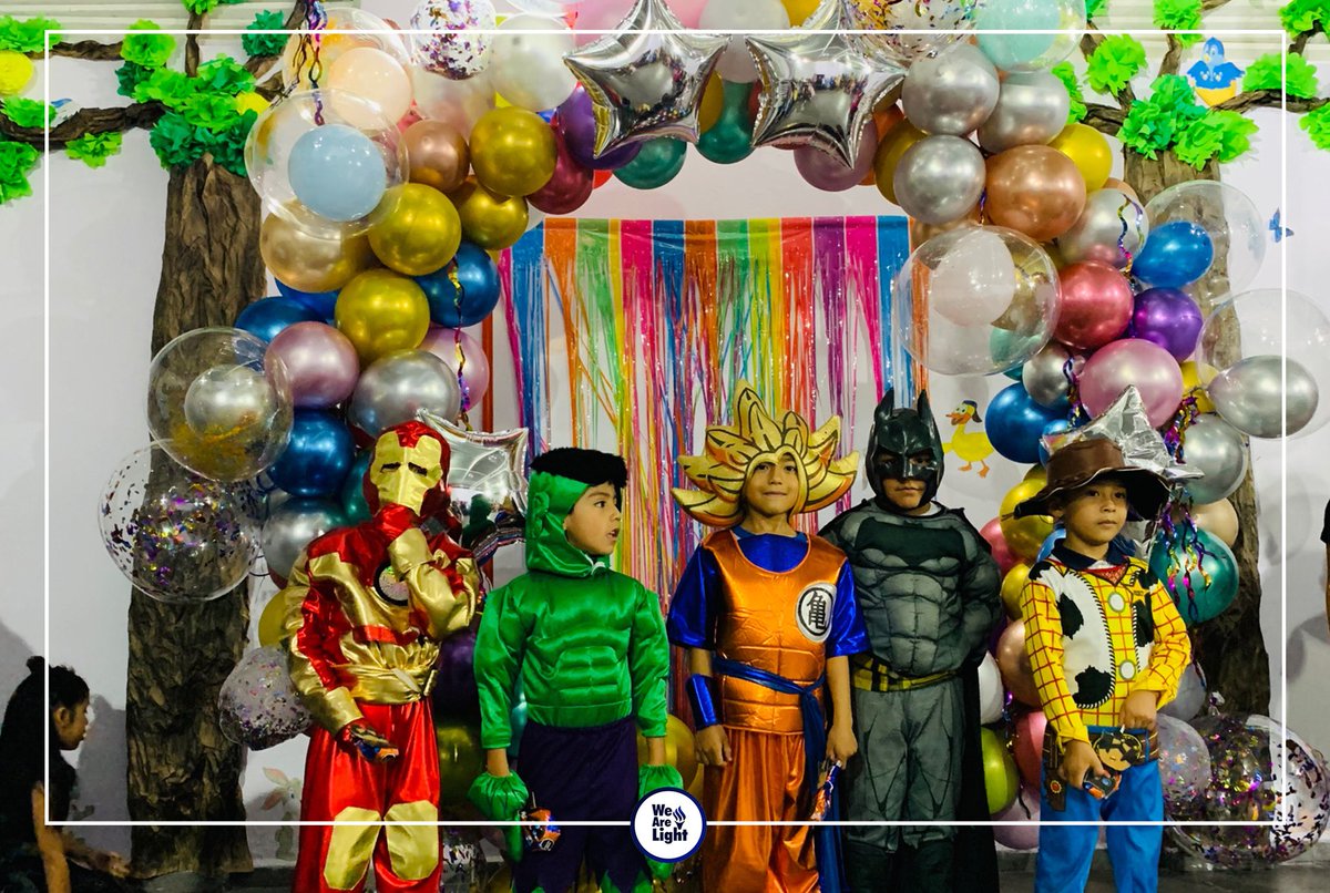 WeAreLight_LLDM's tweet photo. En el marco del #DíaMundialdelNiño que promueven las Naciones Unidas cada 20 de noviembre, se llevó a cabo un convivio y concurso de disfraces de superhéroes en Ecatepec, Edo. de México.

La niñez es un hermoso presente a quienes nos toca encauzar en los valores de la paz. https://t.co/3FqWBrQi75