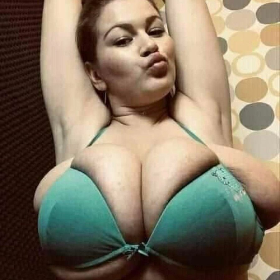 ‏الـــســت حــــنــــان💅 سـت الـدار🎗 (@emadhnan5) on Twitter photo 