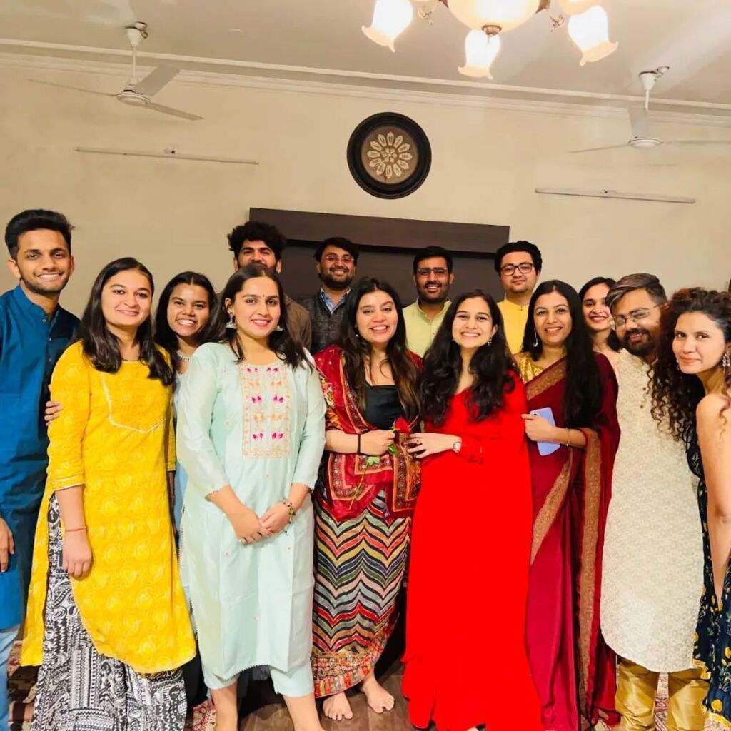 Late to post this but it's ok😊

Post diwali party + Halloween mashup hosted by <a href="/aasthadhandhia/">aastha dhandhia</a> .
It was blissful night filled up with lots of joy, well time spent with people whom we met after long time.
Yummy food on platter and talks going on .

#s… instagr.am/p/ClOrNioKEwh/