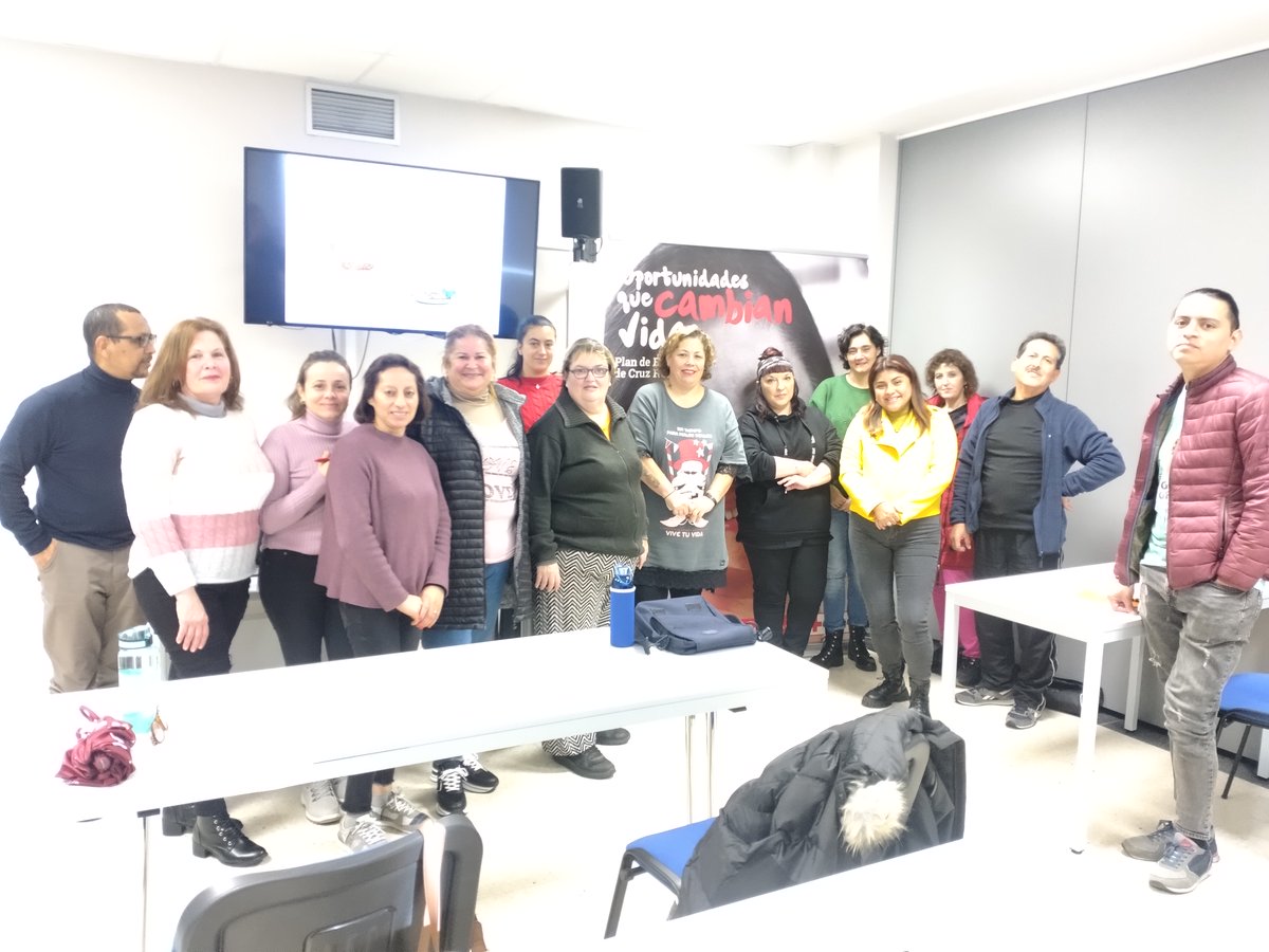 CruzRojaAstur's tweet photo. Empezamos con ilusión el Curso "Técnico/a de Elaboración de Conservas ECO". #Itinerariosquesuman #Desafiomas45 #PlanEmpleoCruzRoja #Poises https://t.co/oLu7oiPQK1