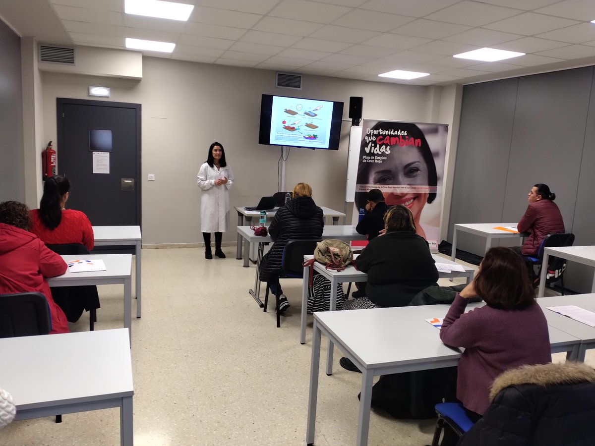 CruzRojaAstur's tweet photo. Empezamos con ilusión el Curso "Técnico/a de Elaboración de Conservas ECO". #Itinerariosquesuman #Desafiomas45 #PlanEmpleoCruzRoja #Poises https://t.co/oLu7oiPQK1